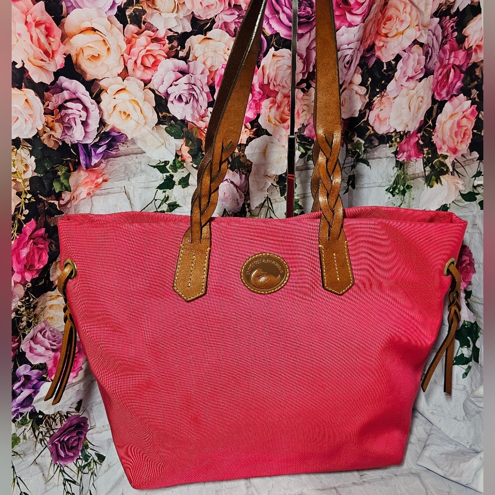 EUC Dooney&Bourke CANVAS Shoulder bag